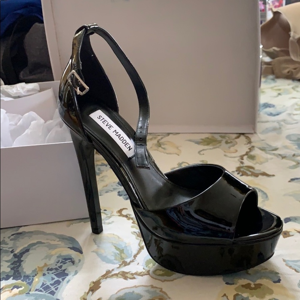 Steve Madden Black Patent Open toe Heel